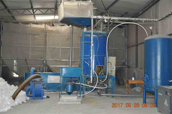 生產(chǎn)設(shè)備-發(fā)泡機